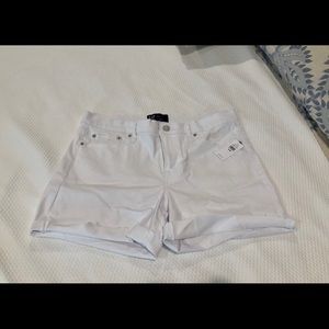 NWT Gap white jean shorts